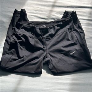 Nike Black Performance capri leggings